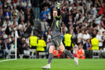 必发体育-续约？诺伊尔：一切皆有可能，我喜欢与这些队友、教练共事