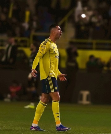 必发下载-C罗躲球！越位！跳水！0进球0助攻！评分接近全场垫底！