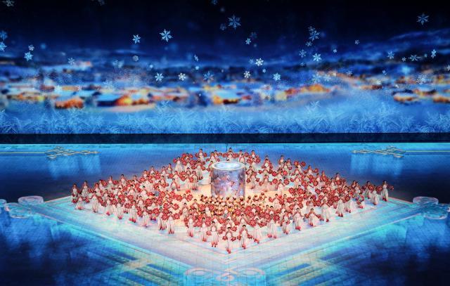 1738980212847073612.jpg (亚冬会)2月7日亚冬头图XxjpseC007164_20250208_PEPFN0A001.jpg